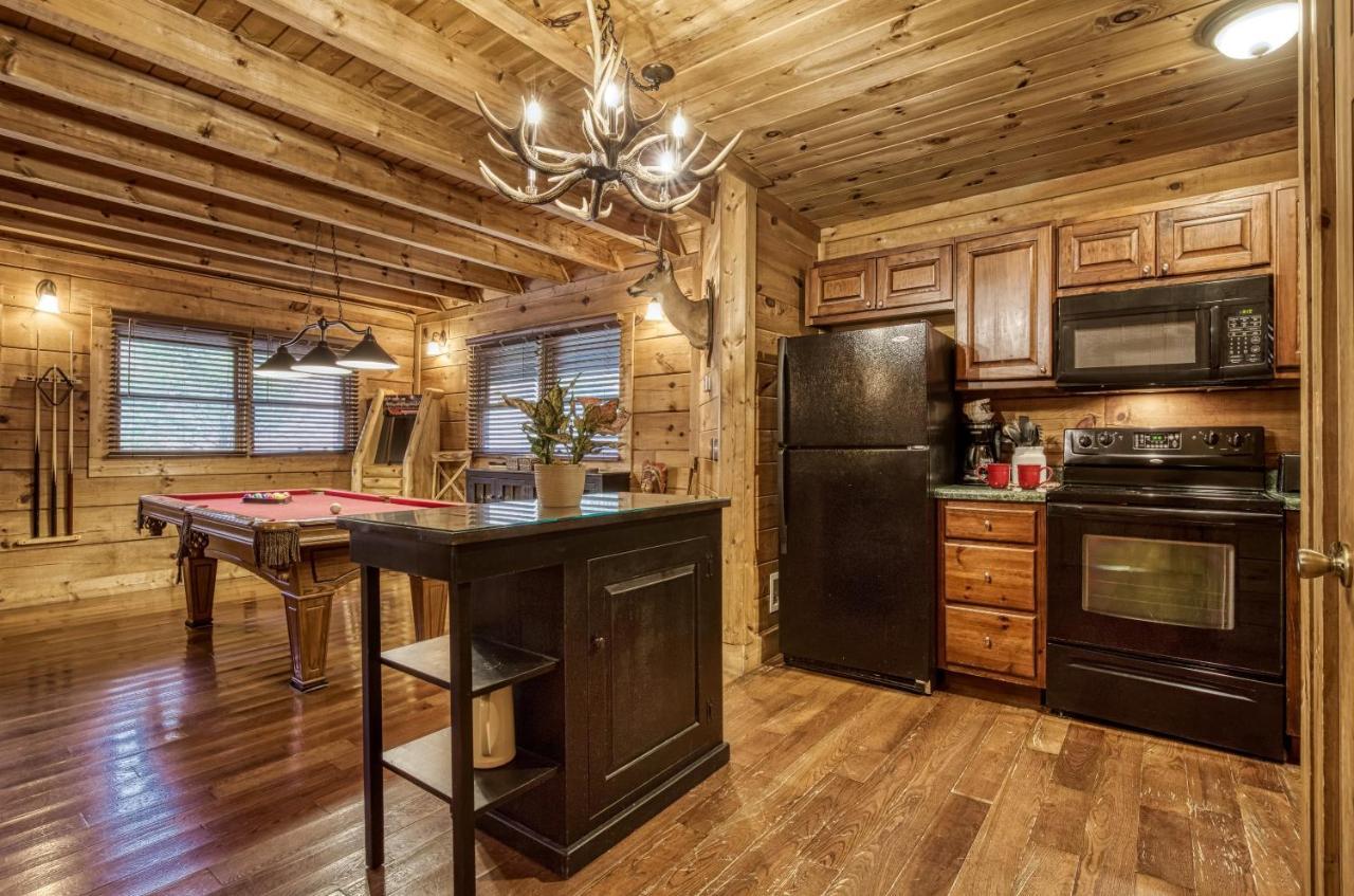 Bridgewood Cabin, Hot Tub, 1089 Of Free Attraction Tickets For Each Paid Day, Dollywood And More! Pigeon Forge Exterior photo