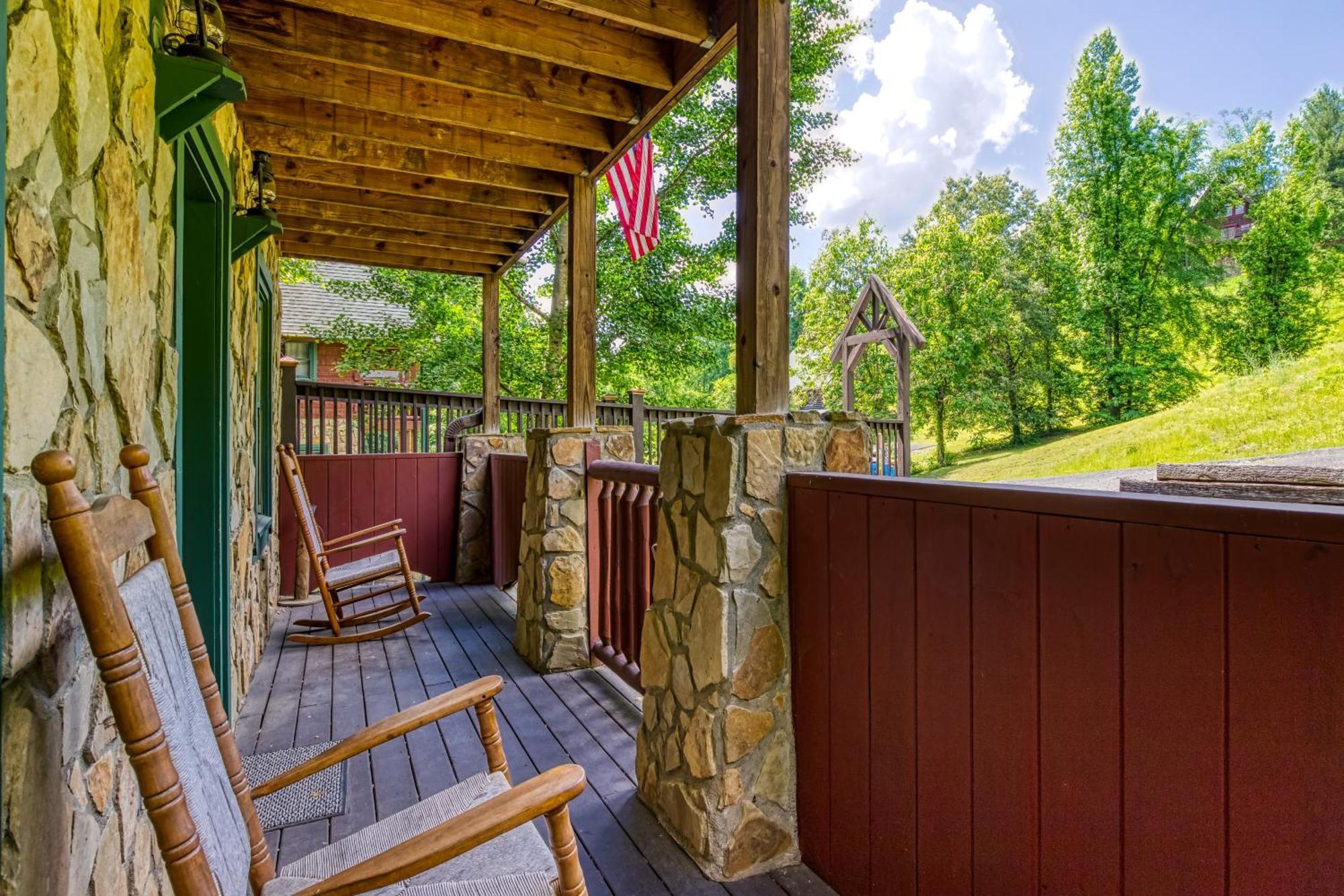 Bridgewood Cabin, Hot Tub, 1089 Of Free Attraction Tickets For Each Paid Day, Dollywood And More! Pigeon Forge Exterior photo